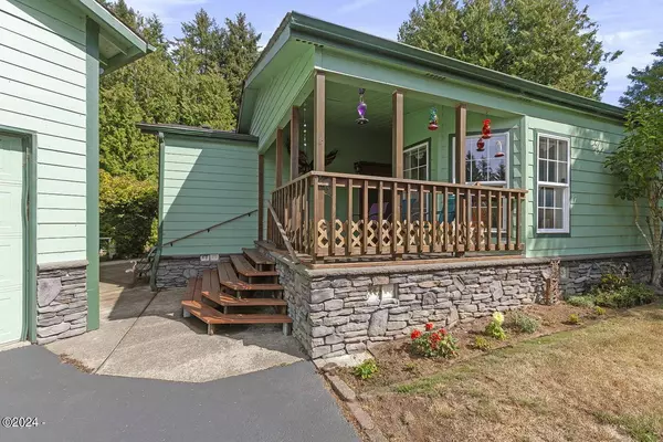 619 Collins ST, Depoe Bay, OR 97341