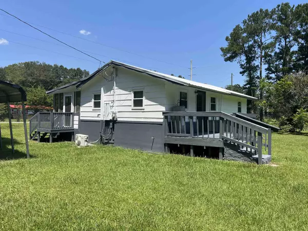 894 Dewey Johnson Way, Gretna, FL 32332