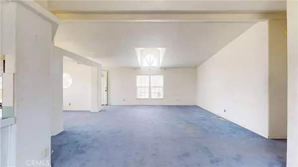 3595 Santa Fe AVE #209, Long Beach, CA 90810