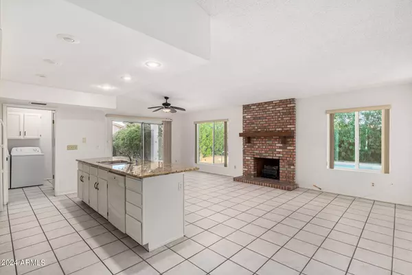 4501 E FRIESS Drive, Phoenix, AZ 85032