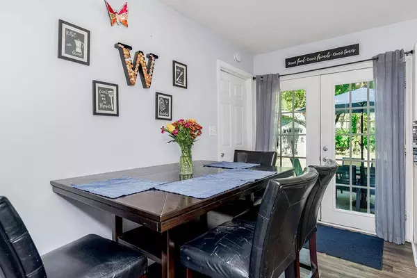 6100 W 75th ST, Overland Park, KS 66208