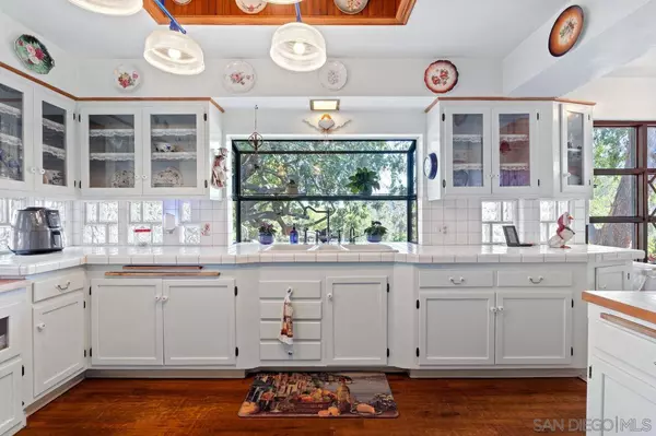 26129 N Centre City Parkway, Escondido, CA 92026