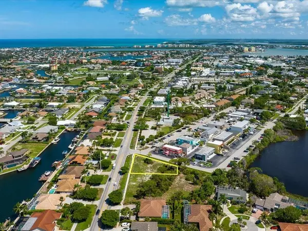 395 Bald Eagle DR, Marco Island, FL 34145