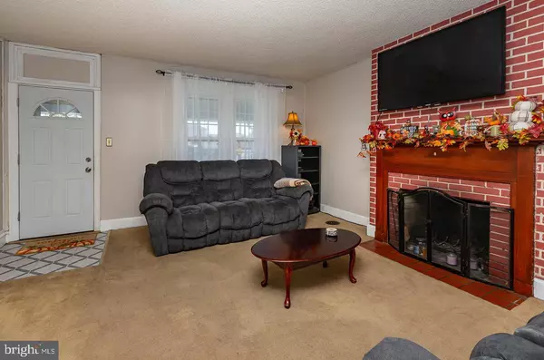 1100 LEIPER ST, Crum Lynne, PA 19022