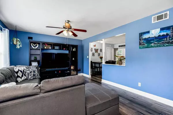 6100 W 75th ST, Overland Park, KS 66208