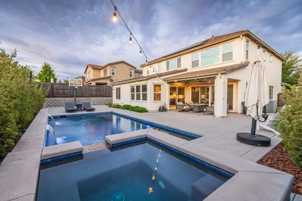 808 Dandelion LN, Rocklin, CA 95765