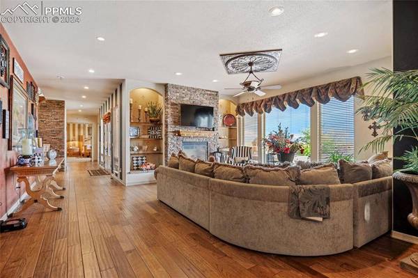 396 W Winterhaven DR, Pueblo, CO 81007