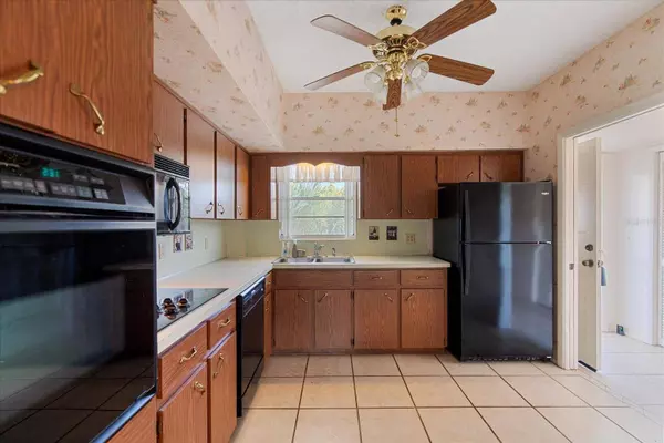 2470 RHODESIAN DR #48, Clearwater, FL 33763