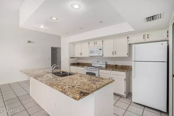 4501 E FRIESS Drive, Phoenix, AZ 85032