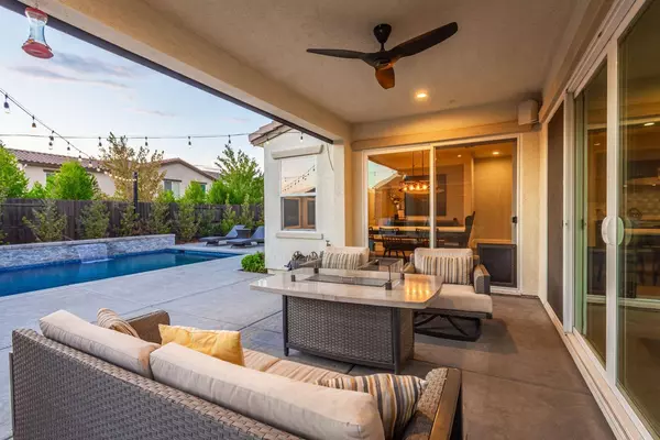 808 Dandelion LN, Rocklin, CA 95765