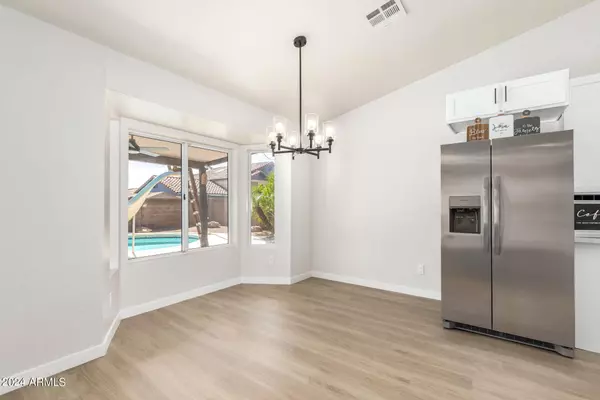 6233 W MESCAL Street, Glendale, AZ 85304