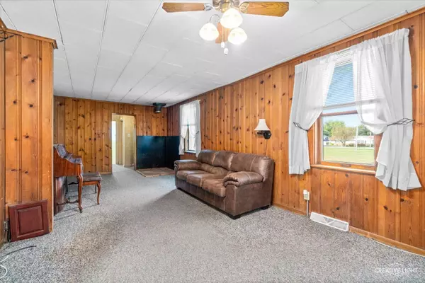 1138 S Lincoln AVE, Montgomery, IL 60538