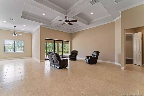 533 SW Sea Green ST, Palm City, FL 34990