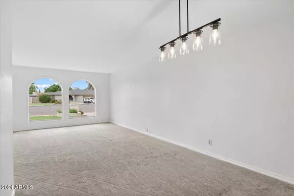 1124 E CARMEN Street, Tempe, AZ 85283