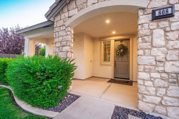 808 Dandelion LN, Rocklin, CA 95765