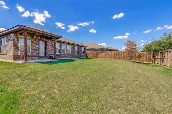 621 Autumn Avenue, Justin, TX 76247