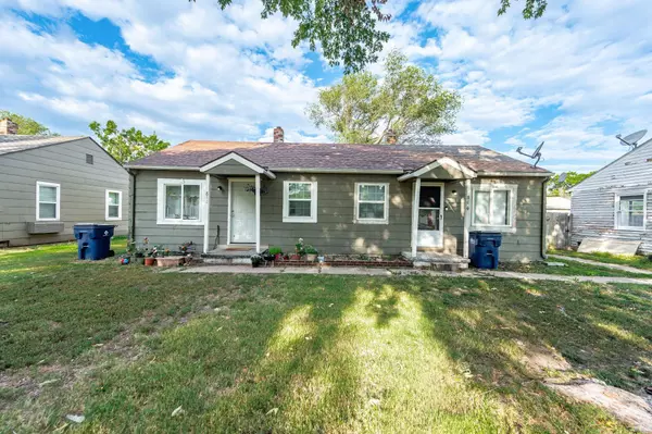 810 S Terrace Dr, Wichita, KS 67218