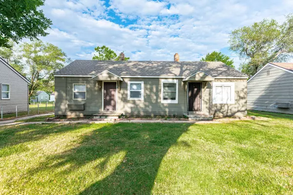 810 S Terrace Dr, Wichita, KS 67218