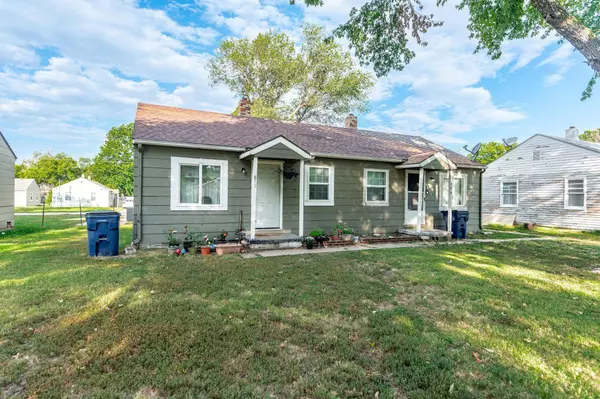 810 S Terrace Dr, Wichita, KS 67218