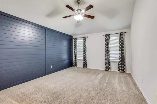 621 Autumn Avenue, Justin, TX 76247