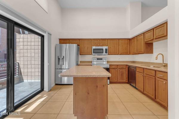 330 S FARMER Avenue #106, Tempe, AZ 85281