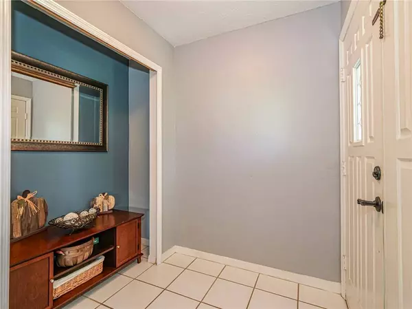 375 10th ST SW, Vero Beach, FL 32962