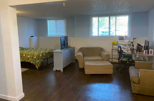 295 Columbia BLVD W #109B, Lethbridge, AB T1k 4B8