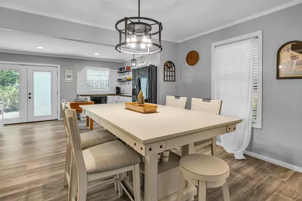 104 Grayson St, Pottsboro, TX 75076-3044