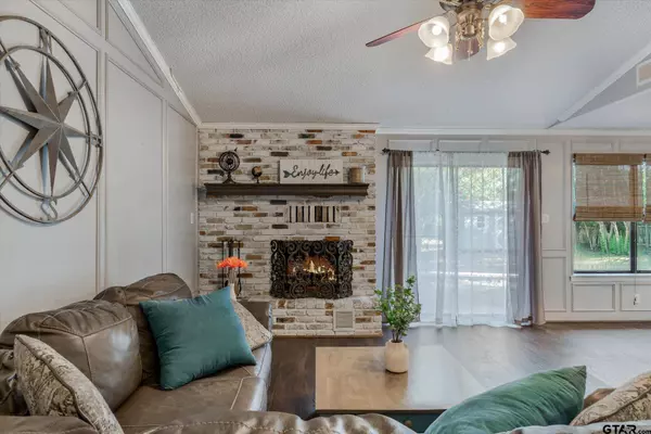 221 Treetop Ln., Hideaway, TX 75771