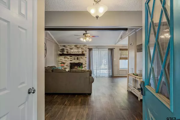 221 Treetop Ln., Hideaway, TX 75771