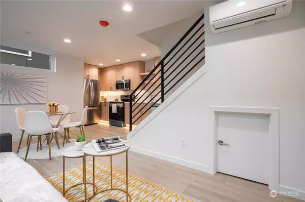 3836 Winslow PL N #B, Seattle, WA 98103