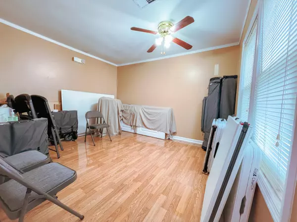 1473 Remount RD, North Charleston, SC 29406