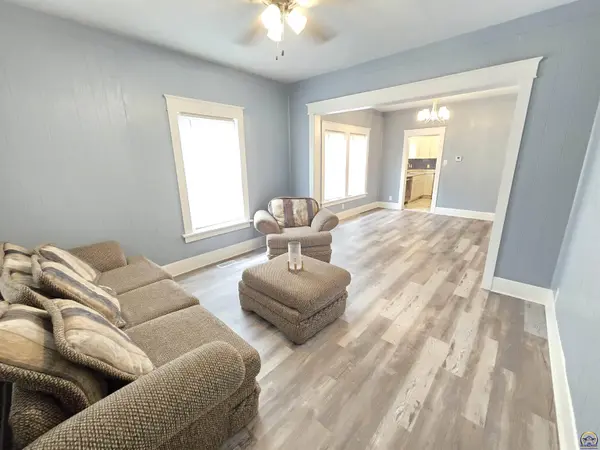 1329 NE Quincy ST, Topeka, KS 66608