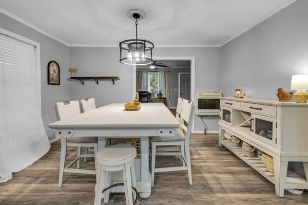 104 Grayson St, Pottsboro, TX 75076-3044