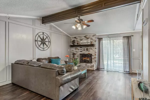 221 Treetop Ln., Hideaway, TX 75771