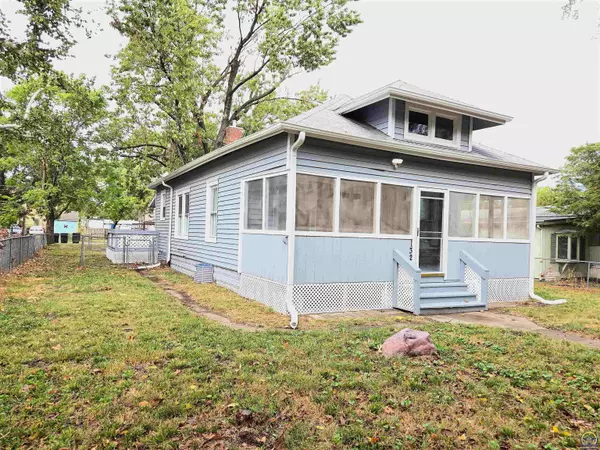 1329 NE Quincy ST, Topeka, KS 66608