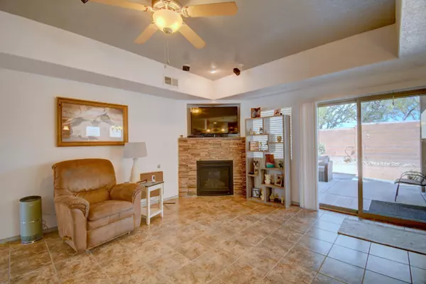 6275 AZALEAS RD NW, Albuquerque, NM 87114