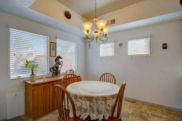 6275 AZALEAS RD NW, Albuquerque, NM 87114