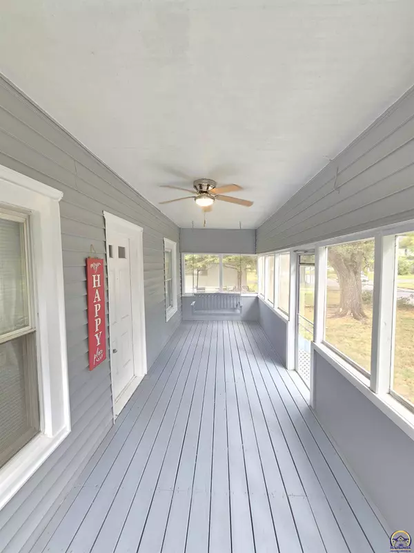 1329 NE Quincy ST, Topeka, KS 66608