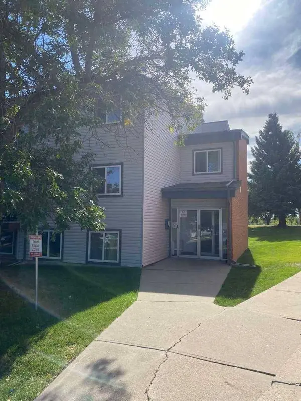 295 Columbia BLVD W #109B, Lethbridge, AB T1k 4B8