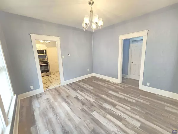 1329 NE Quincy ST, Topeka, KS 66608