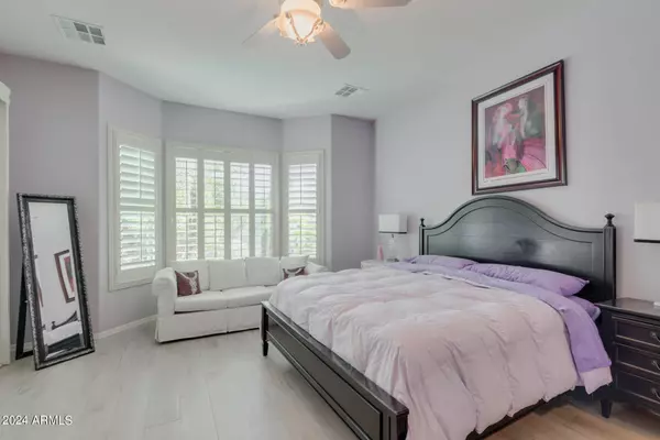 4137 E SOURWOOD Drive, Gilbert, AZ 85298