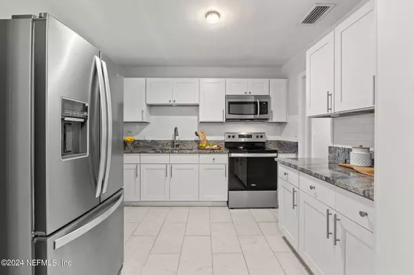 5320 POPPY DR, Jacksonville, FL 32205