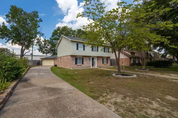 4706 Christopher PL, Houston, TX 77066