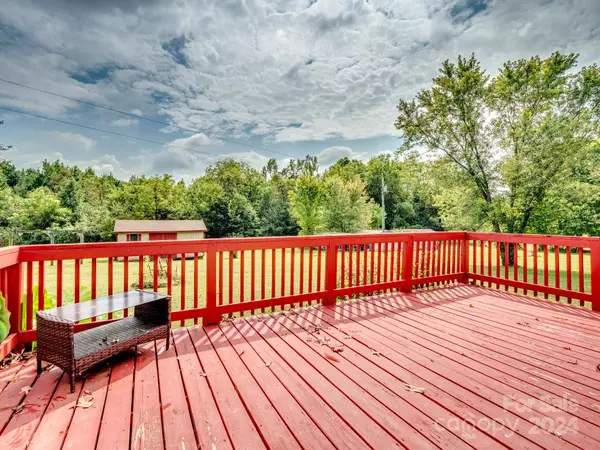 181 Chadwick RD, Harmony, NC 28634