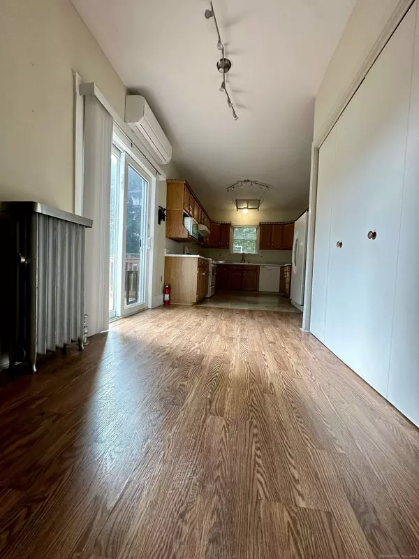 9 Julian Terrace, Norwich, CT 06360