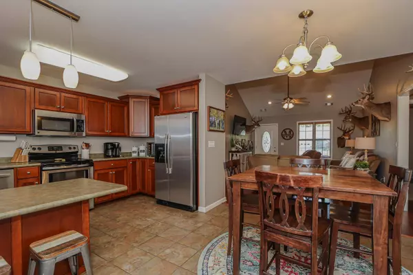 2005 Dana Marie, Paragould, AR 72450