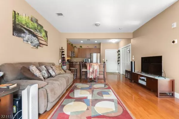 1110 Windsor Park Ct, Englewood City, NJ 07631