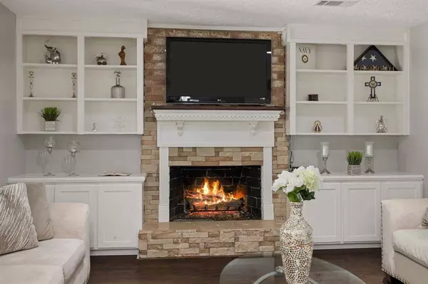 4706 Christopher PL, Houston, TX 77066