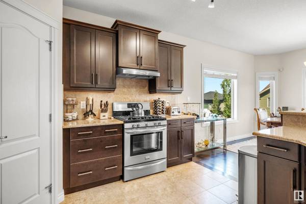 3314 WEIDLE WY SW, Edmonton, AB T6X 1T1